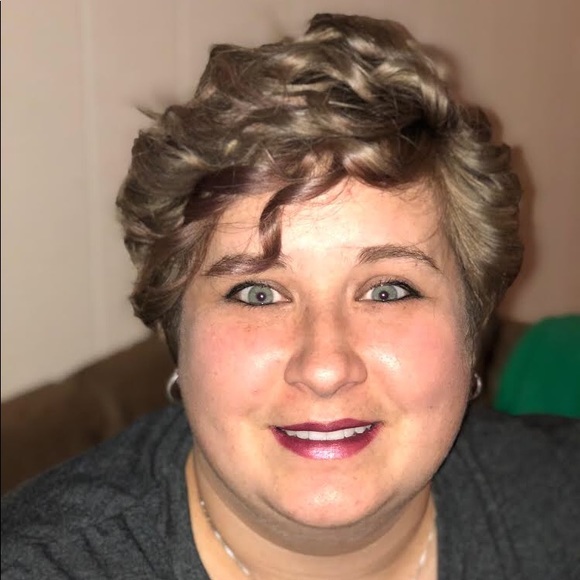 Profile Picture of Kristin Hrusovsky (@keliza07) on Poshmark