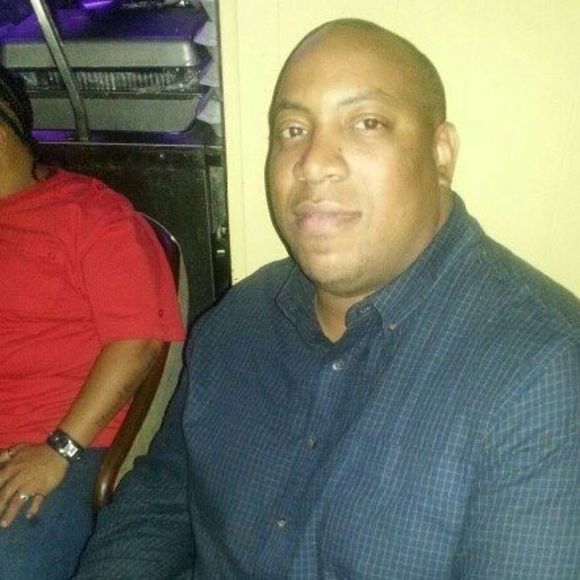 Profile Picture of Robert Rodgers (@rodgers1980) on Poshmark