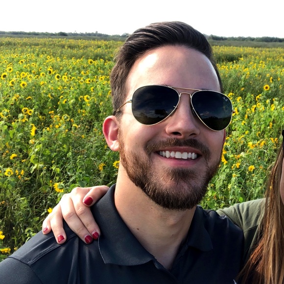 Profile Picture of Jonathan Dannenhoffer (@jdannenhoffer) on Poshmark