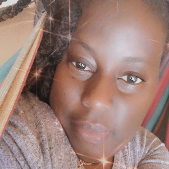 Profile Picture of Joyann Harry (@joyannharry) on Poshmark