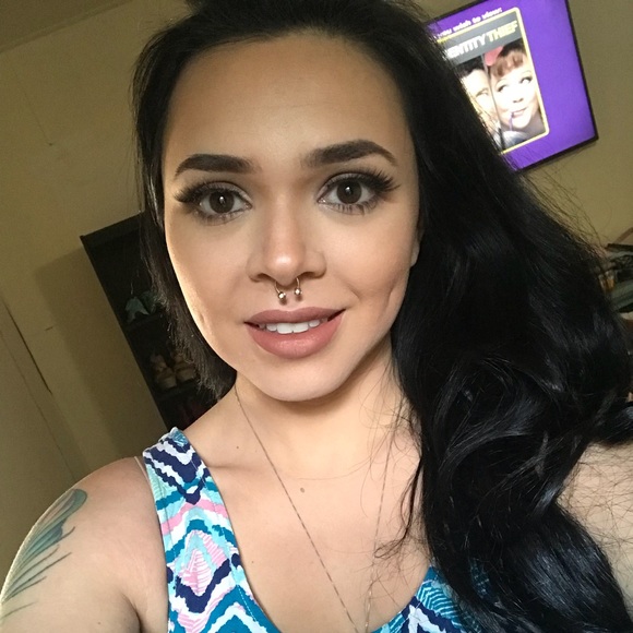 Profile Picture of Kelly Hauprich (@kellymegan124) on Poshmark