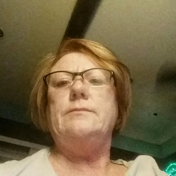 Profile Picture of Joy Botjer (@jbotjer) on Poshmark