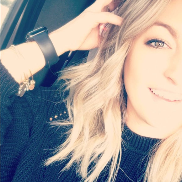 Profile Picture of Cierra Cierra (@itsjustmeceee) on Poshmark