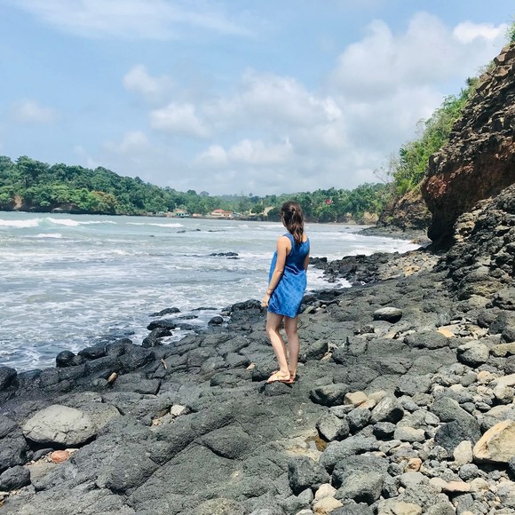 Profile Picture of Justine Hufford (@cagrown415) on Poshmark