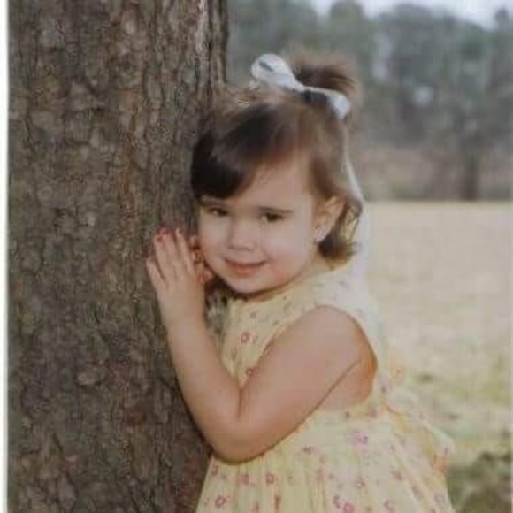 Profile Picture of Tammy Pinnow (@tammy_pinnow) on Poshmark