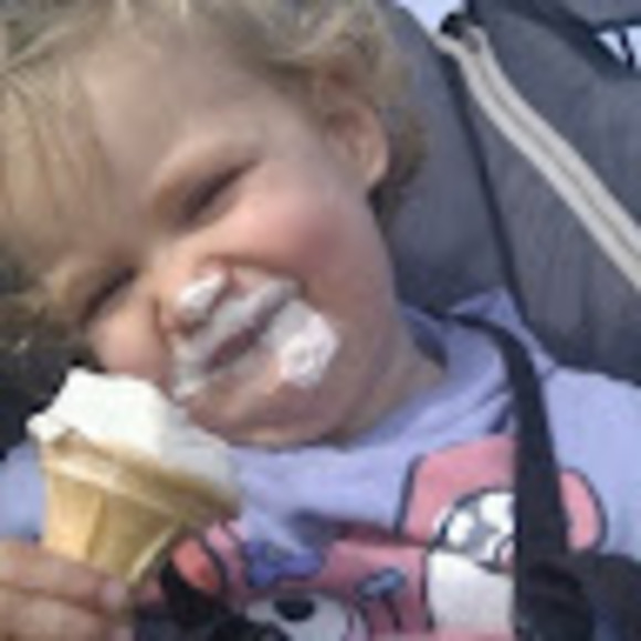 Profile Picture of Amelia Stainer (@ajstainer10) on Poshmark