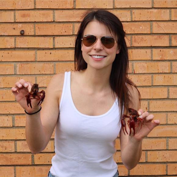 Profile Picture of Laura Linscheid (@loj13) on Poshmark