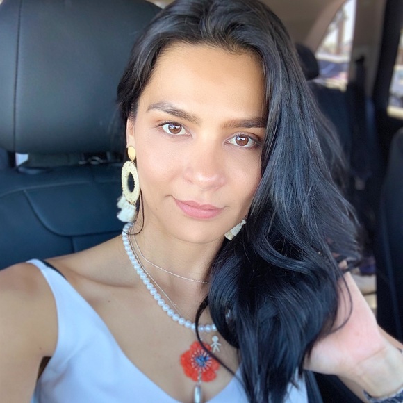 Profile Picture of Renata M de paula (@renataotteson) on Poshmark