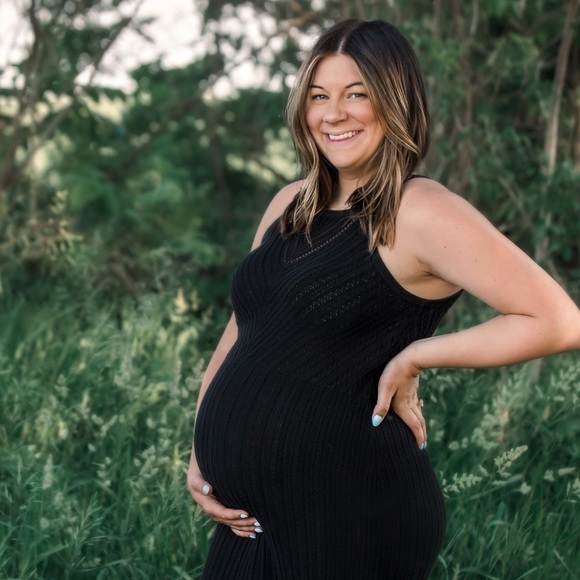 Profile Picture of Erin Lowe (@enitz) on Poshmark