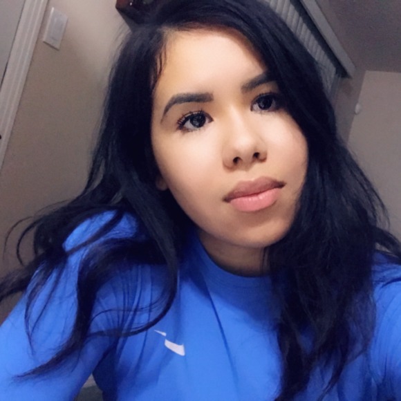 Profile Picture of Jessica Aranibar (@jaranibar) on Poshmark