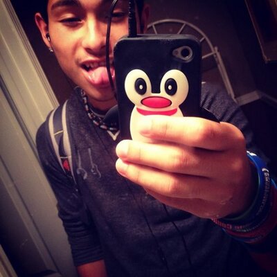 Profile Picture of Jesse Montemayor (@Gummy_Bears15_) on Twitter
