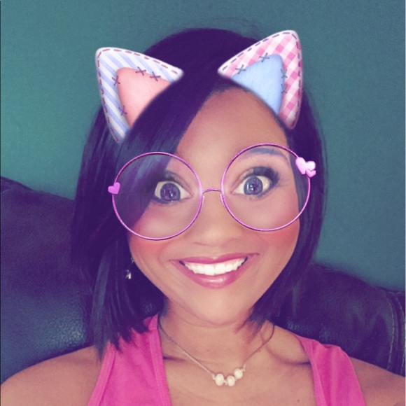 Profile Picture of Kaylen Moore (@kaylenmoore17) on Poshmark
