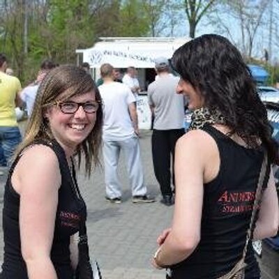 Profile Picture of Nancy Günther (@oOhonigblueteOo) on Twitter