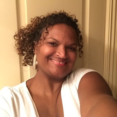 Profile Picture of Lisa Ebanks (@purplesoulmate2) on Twitter