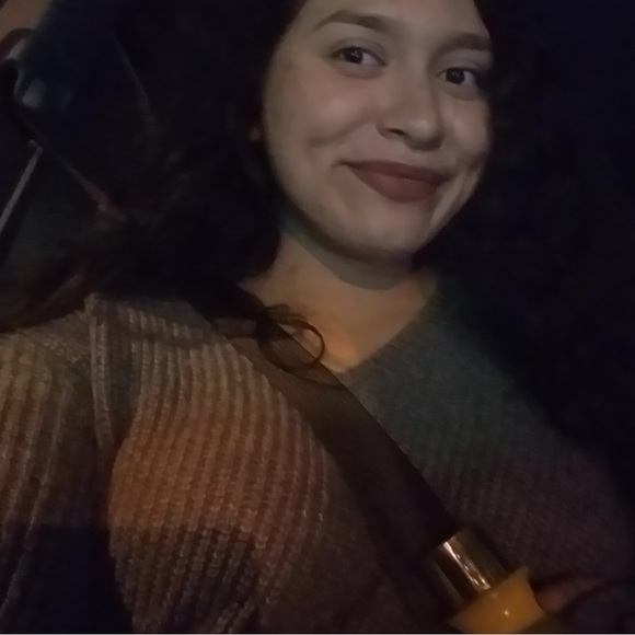 Profile Picture of Leanne Rodriguez (@leannerodrgz18) on Poshmark