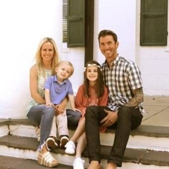 Profile Picture of Ann Raggio (@kissann19) on Poshmark