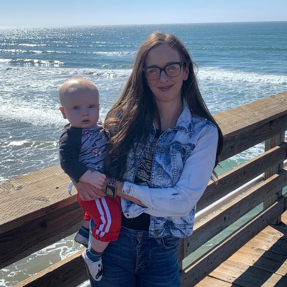 Profile Picture of Kendra Deboer (@vanessenkendra) on Poshmark