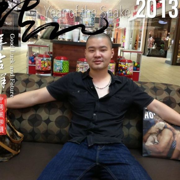 Profile Picture of Leo Wu (@289284640) on Poshmark
