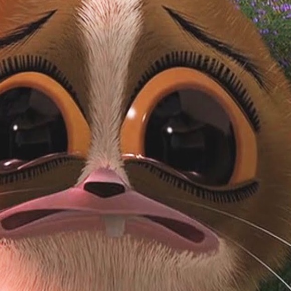 Profile Picture of Alia Freborg (@walia789) on Poshmark