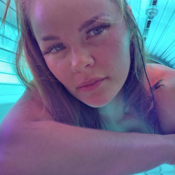 Profile Picture of Kelly Keller (@kellycory) on Poshmark