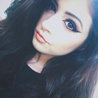 Profile Picture of Chrissy Costanza (@ChrisCostanza09) on Twitter