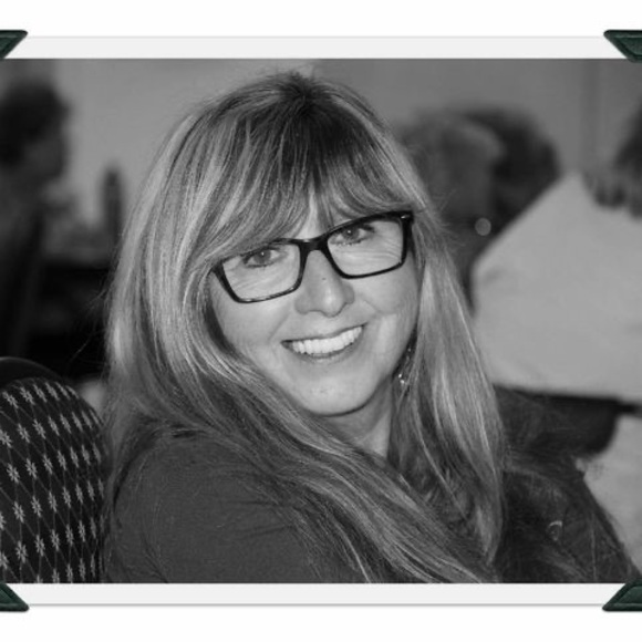 Profile Picture of Elaine Stickel (@mystickel351) on Poshmark