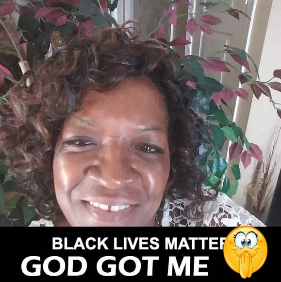 Profile Picture of Lisa Luster (@blkdiamond24) on Poshmark