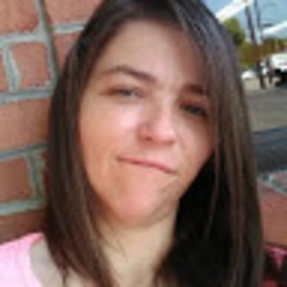 Profile Picture of Crystal Bennett (@crystalbenne523) on Poshmark