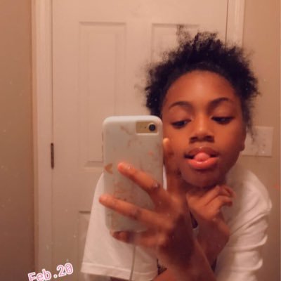 Profile Picture of Mckenzie Hogan (@Wavy_kenz) on Twitter
