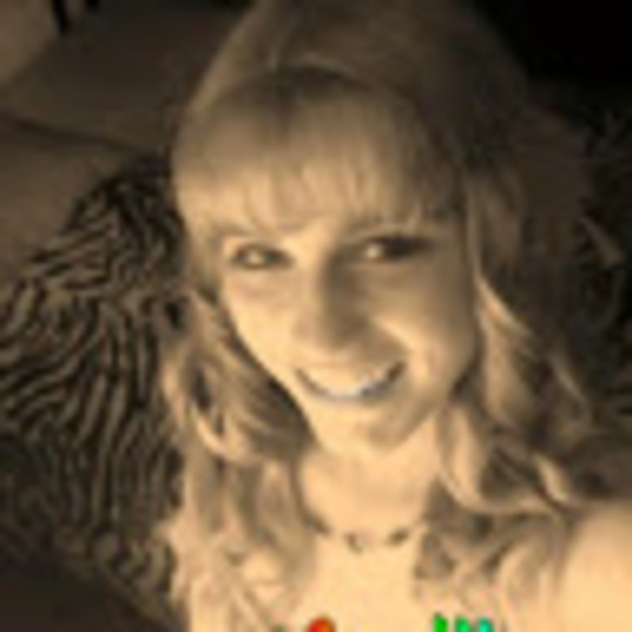 Profile Picture of Trista Cooper (@trista_cooper) on Poshmark