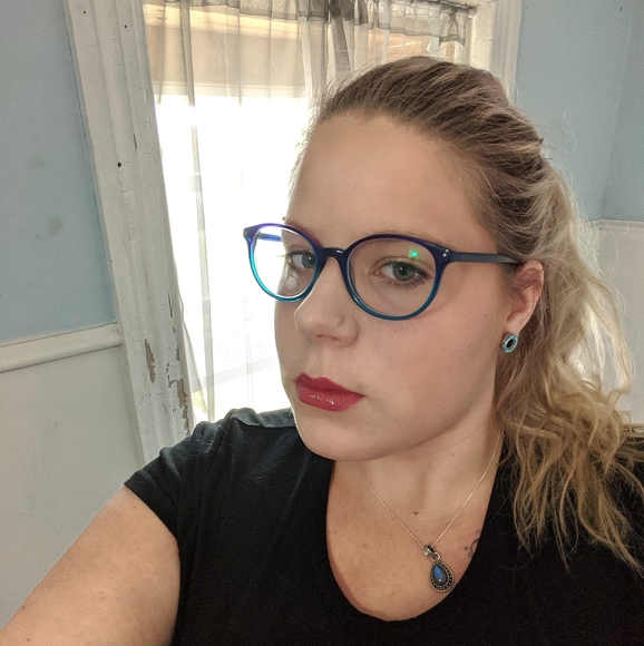 Kristine Chronister - Poshmark Profile Picture of Kristine Chronister (@chronister) on Poshmark