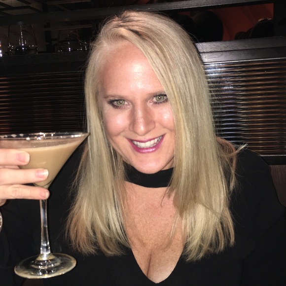 Profile Picture of Sara Jellema (@sjjellema) on Poshmark