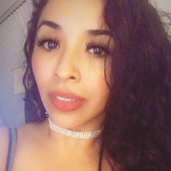 Profile Picture of Liliana aguilera De la paz (@lilipaz29) on Poshmark