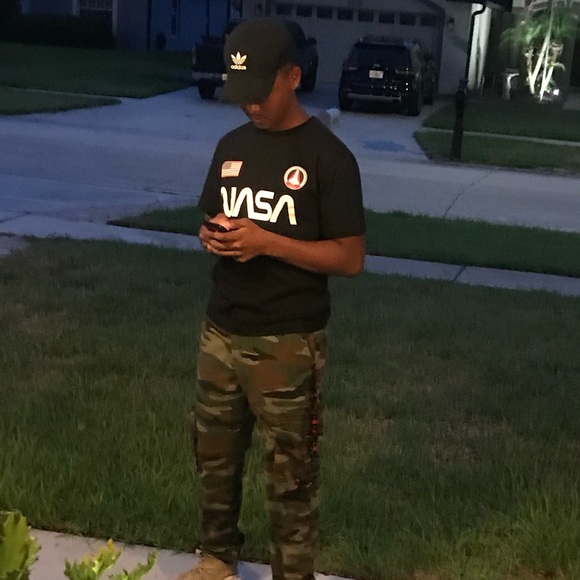 Profile Picture of Randy Moquete (@randym30) on Poshmark