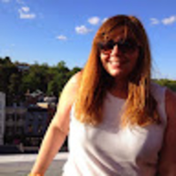 Profile Picture of Shari Mcgee (@sharimcgee) on Poshmark