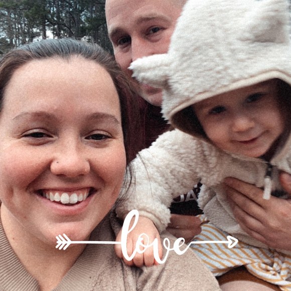 Profile Picture of Amber Thompson (@amberthompso703) on Poshmark