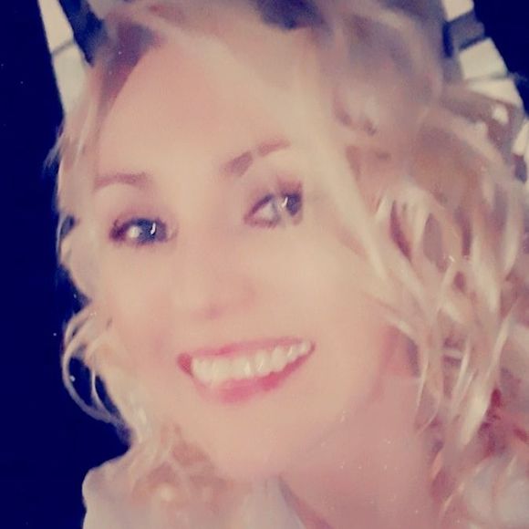 Profile Picture of Taylor Cain (@taycain87) on Poshmark
