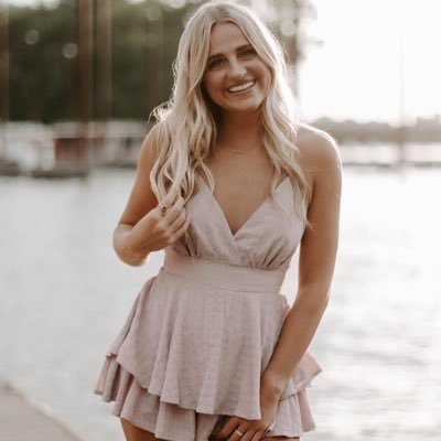 Profile Picture of Chloe Wolfe (@wolfe_chloe_) on Twitter