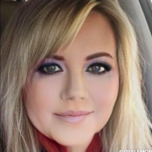 Profile Picture of Debrah Kay (@debrahkay) on Poshmark