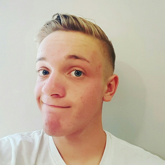 Profile Picture of Joel Farmer (@farmer1999) on Poshmark