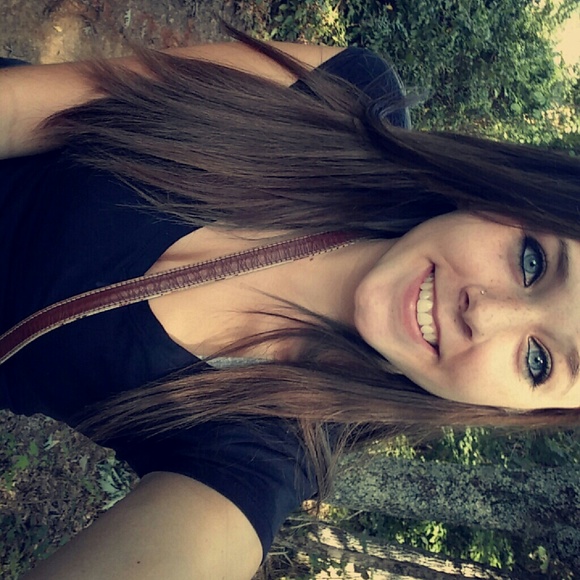 Profile Picture of Audrey Maynard (@audreymaynard) on Poshmark
