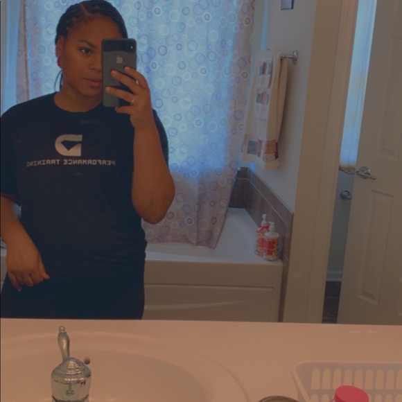 Diamond Callwood - Poshmark Profile Picture of Diamond Callwood (@dcallwood) on Poshmark