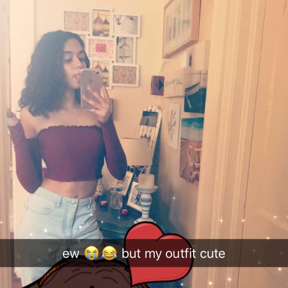 Profile Picture of Bella Alvarez (@itsbelluhhhh) on Poshmark