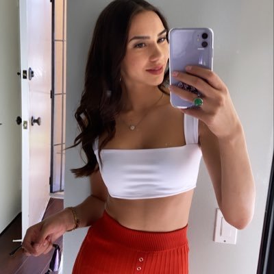 Profile Picture of Tori Holbrook (@ToriHolbrook9) on Twitter