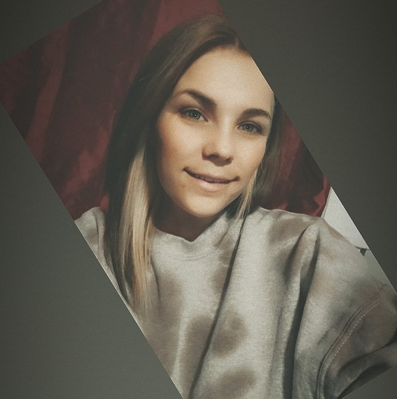 Profile Picture of Kristin Lackie (@kristinlackie) on Poshmark