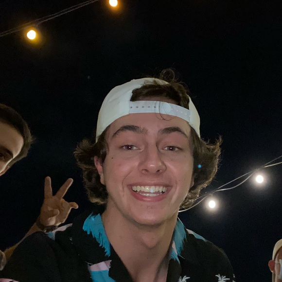 John Gierat - Poshmark Profile Picture of John Gierat (@johngierat) on Poshmark