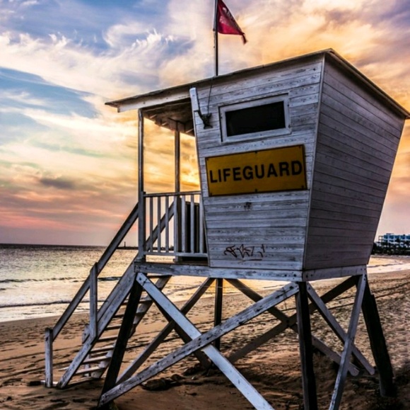 Profile Picture of Robin Barnes (@robinleebarnes) on Poshmark