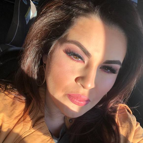 Profile Picture of Victoria Bischel (@victoriabischel) on Poshmark