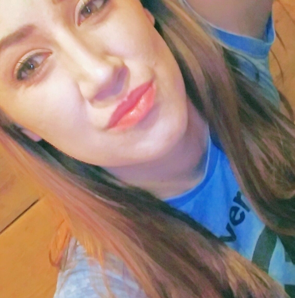 Profile Picture of Madison Rutkowski (@mbr32) on Poshmark