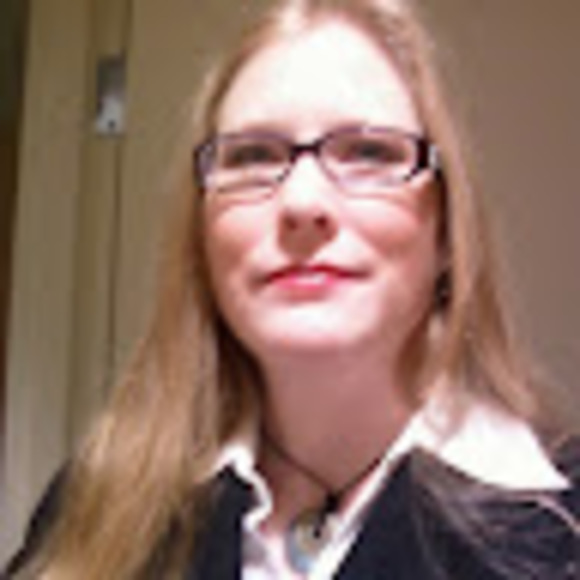 Profile Picture of Karren Bentley (@karrensmith28) on Poshmark